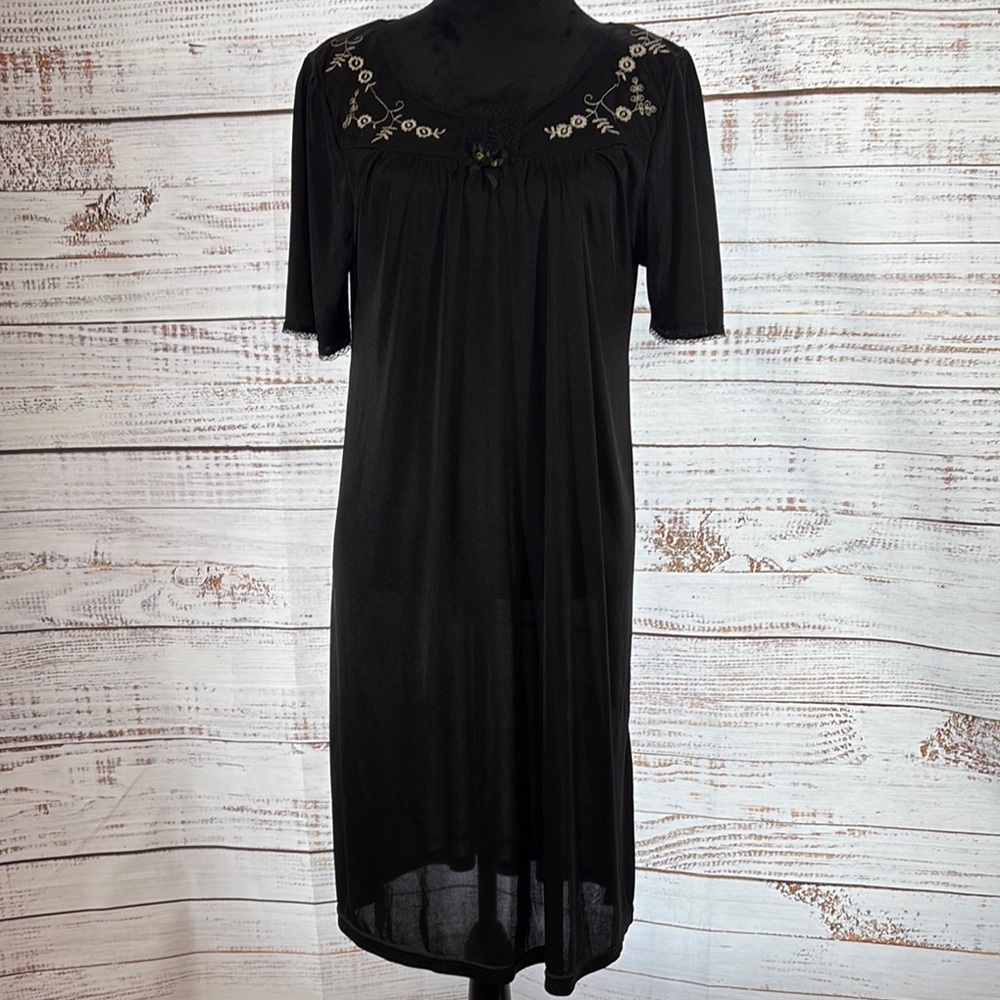 Black Embroidered Midi‎ pull over/ nightgown size S